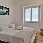 House In Beatrice Con Jacuzzi Privata Holiday home Porto Istana
