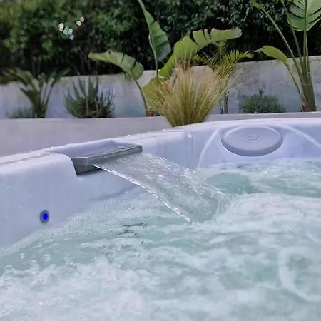 House In Beatrice Con Jacuzzi Privata Holiday home Porto Istana