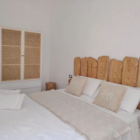 House In Beatrice Con Jacuzzi Privata Porto Istana