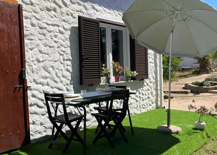 House In Beatrice Semesterbostad *